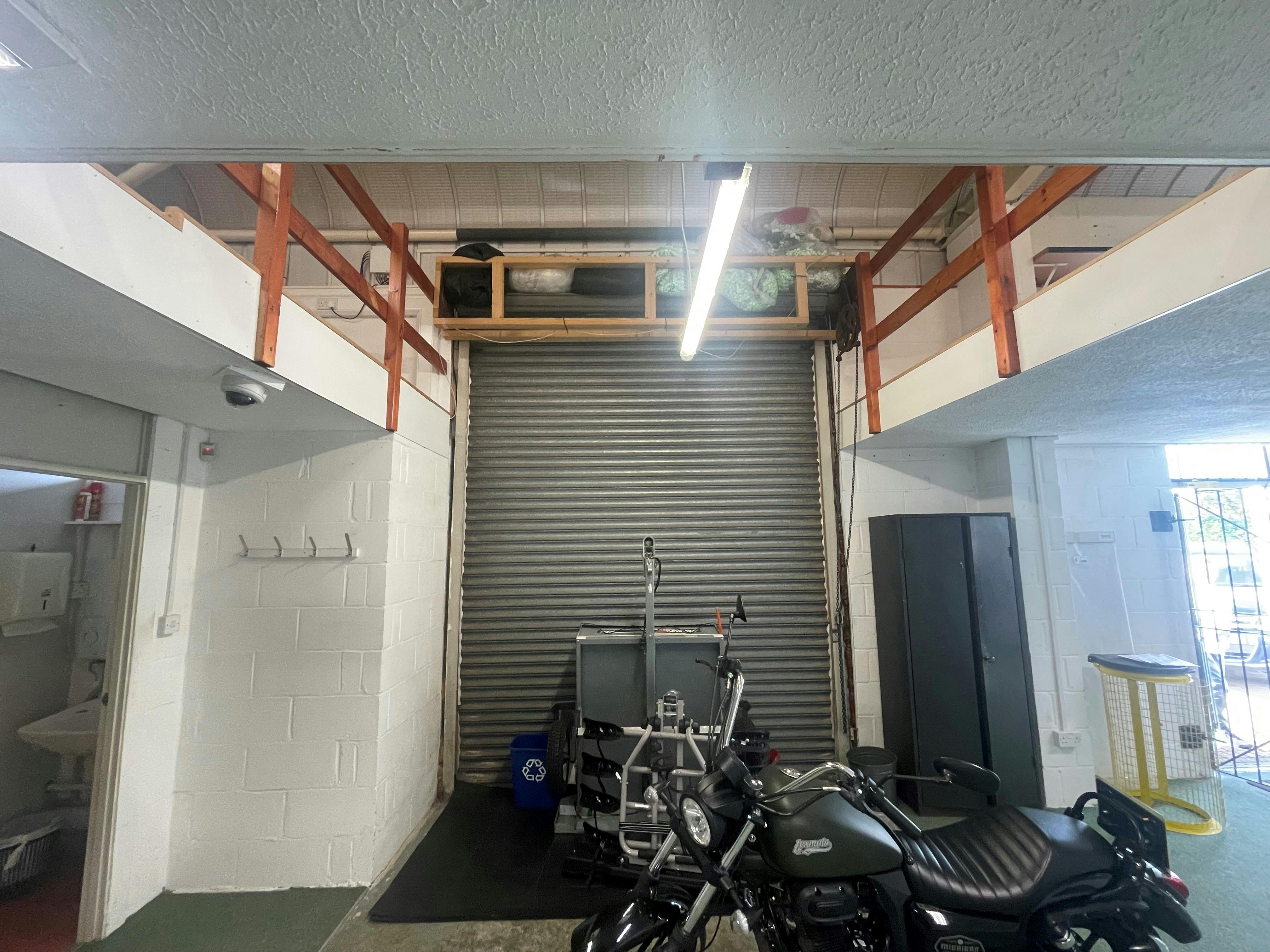 Industrial Unit in Southampton - photo 4