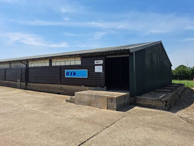 Unit 5, Marsh Hill Farm, Aylesbury, Industrial / Workshops To Let - IMG-20260529-WA0004.jpg
