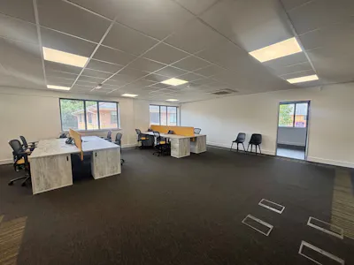 First Floor, 9 Old Field Road, Bridgend, Office To Let - 4.jpg
