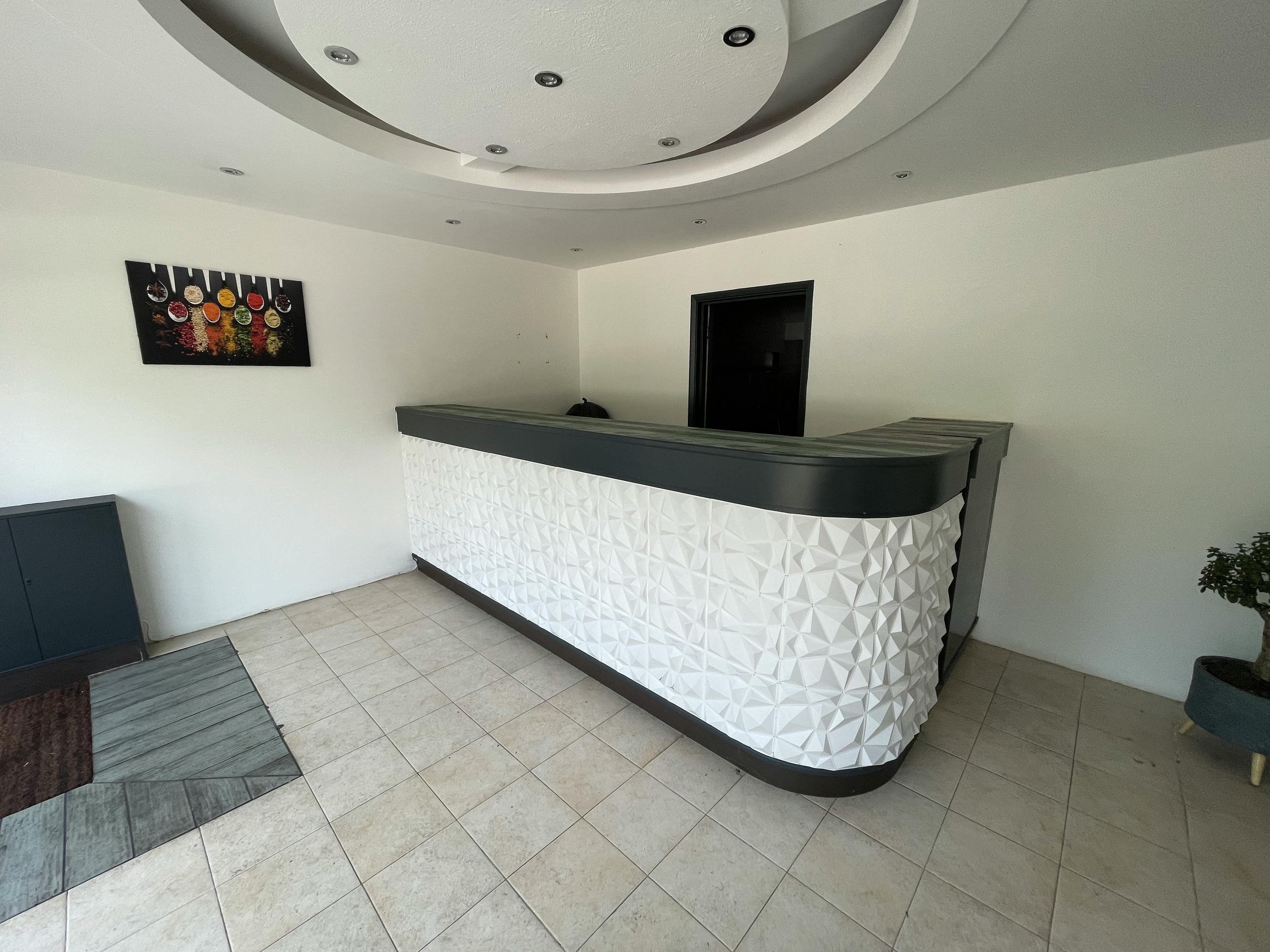 Retail/Shop in Bournemouth - photo 2