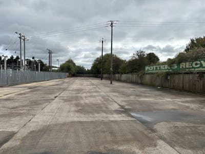 Secure Yard, Newtown, Open Storage To Let - E2.jpeg