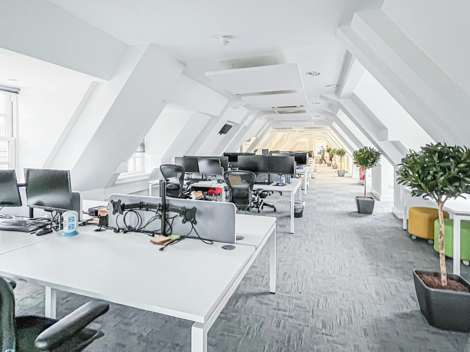 Office in Winchester - photo 4