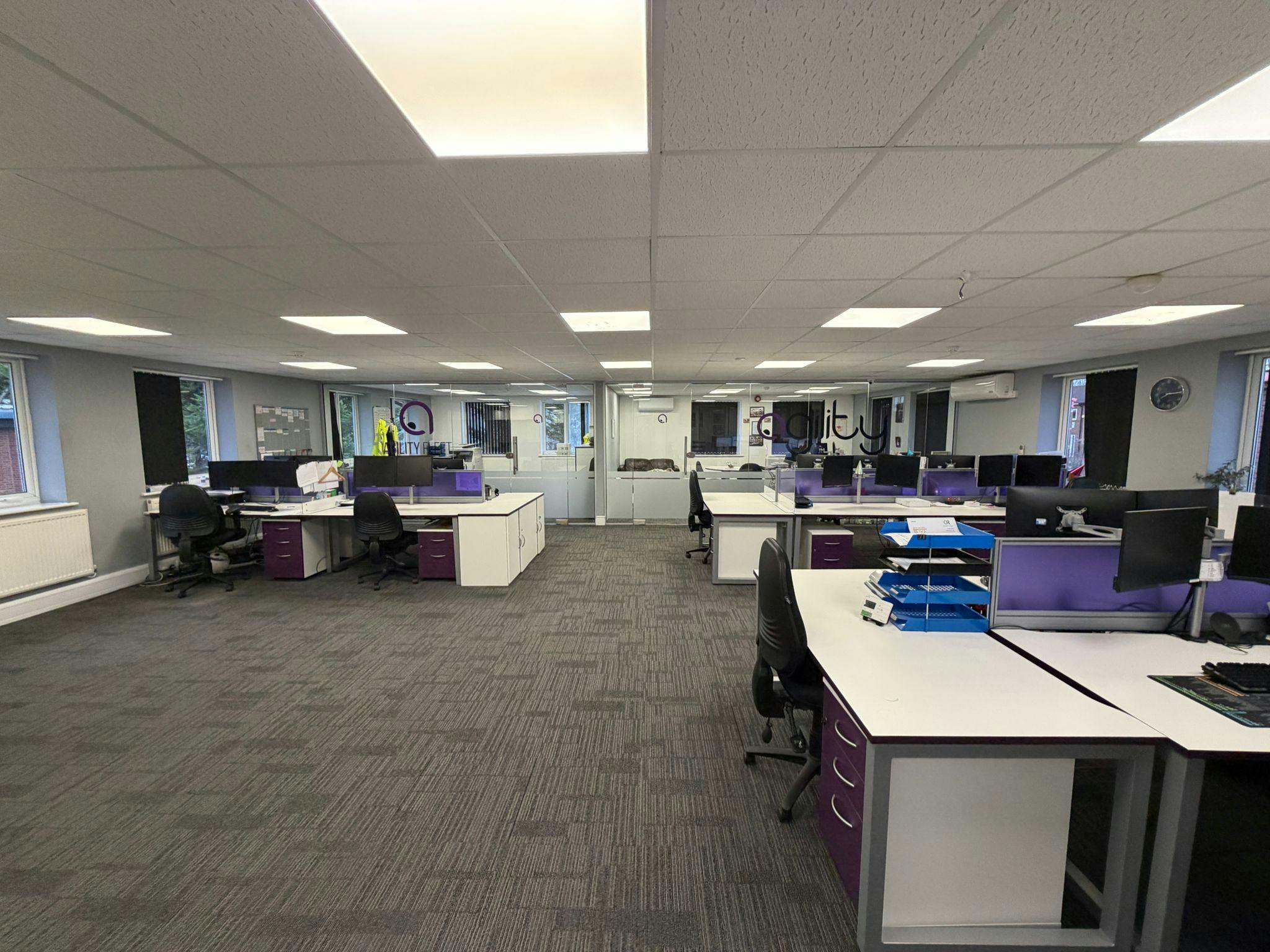 Office in Bromsgrove - photo 3