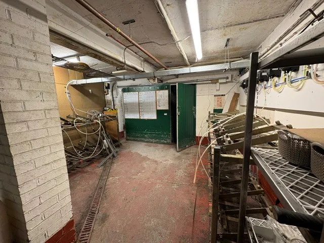 17 Westgate, Leeds, Leisure To Let - basement and beer refill.jpg