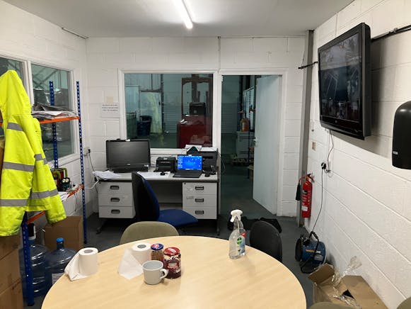 2B Enterprise Trading Estate, Southall, Industrial To Let - 2b Enterprise - Office 2.jpg