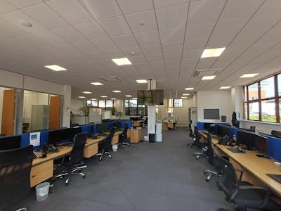 Platinum House, Crawley, Office To Let - 1000004811.jpg