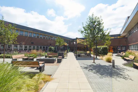 K1, Culham Campus, Abingdon, Hi Tech / Lab / Laboratory / Office To Let - K1 Courtyard-5.jpg