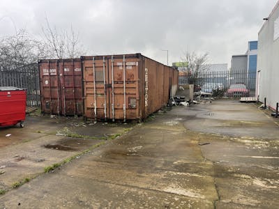 5 Broadfields Retail Park, Aylesbury, E (Commercial / Business / Service) / Industrial / Retail / Trade Counter Lease Assignment - 20250122_130243503_iOS.jpg