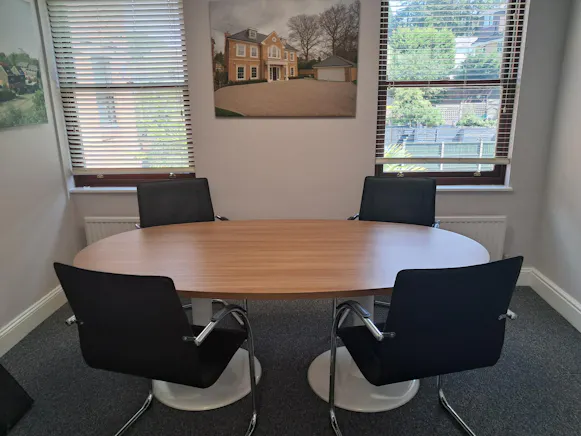 First Floor, 4 Cheapside Court, Ascot, Offices To Let - 1000001935.jpg