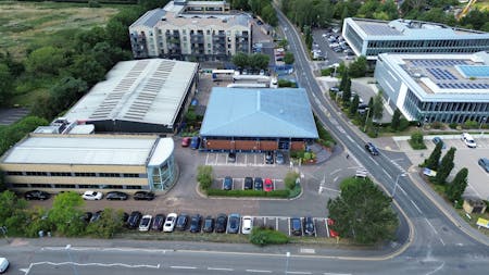 Kings House Business Centre, Kings Langley, Office For Sale - DJI_0556.JPG