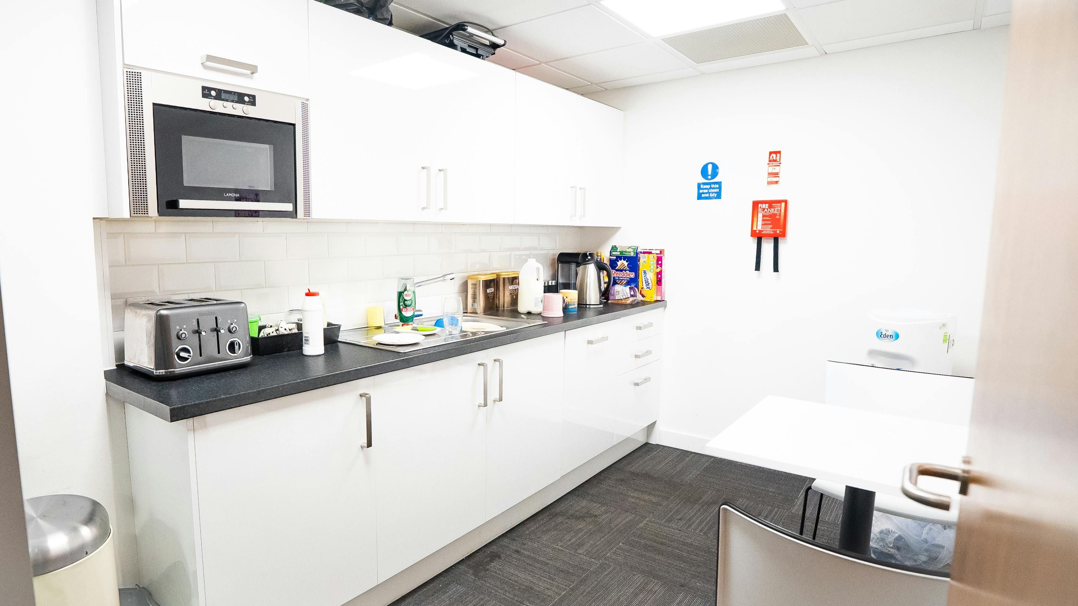 St. Andrews House, The Headrow, Leeds, Office To Let - DSC00186.jpg