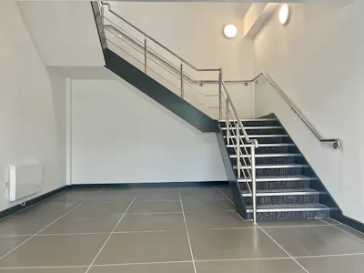 Units 5 & 6 South Cargo Centre, Feltham, Heathrow, Industrial / Warehouse To Let - 5 South Cargo - Staircase Reception.jpeg