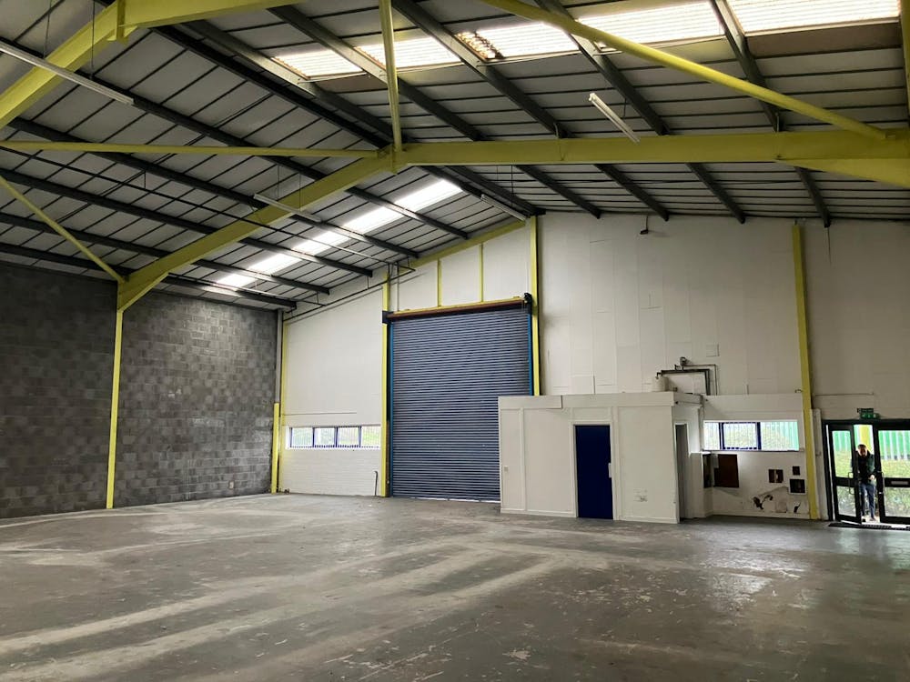 Unit 7 Belleknowes Industrial Estate - PHOTO-2026-01-23-13-07-50 (2).jpg