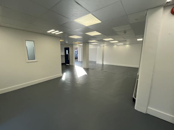 Unit 16, Mimram Road, Hertford, Industrial To Let - Mimram Internal 2 .jpg