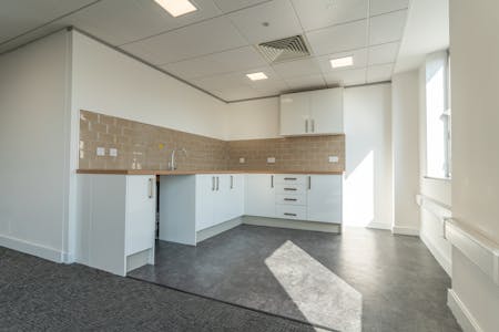 93-94 Queens Road, Brighton, Office To Let - DSC08228.jpg