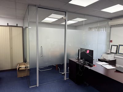 Roman House, Elstree, Office To Let / For Sale - IMG_4676.jpg