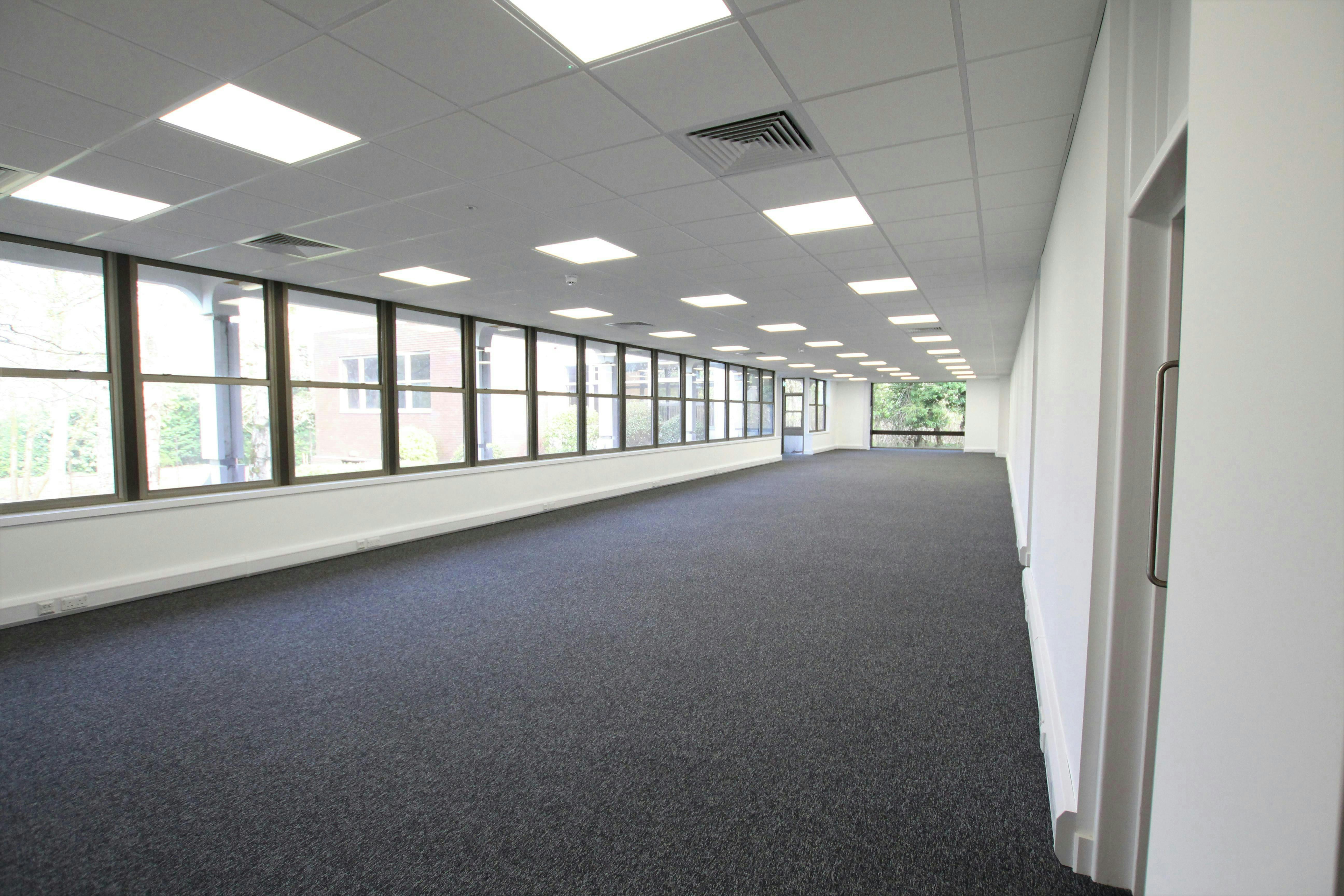 Bentley Hall, Alton, D1 (Medical/ Education) / Offices To Let - 6128546bbd89330c0da05878b5a1a3b9IMG_0909.jpg