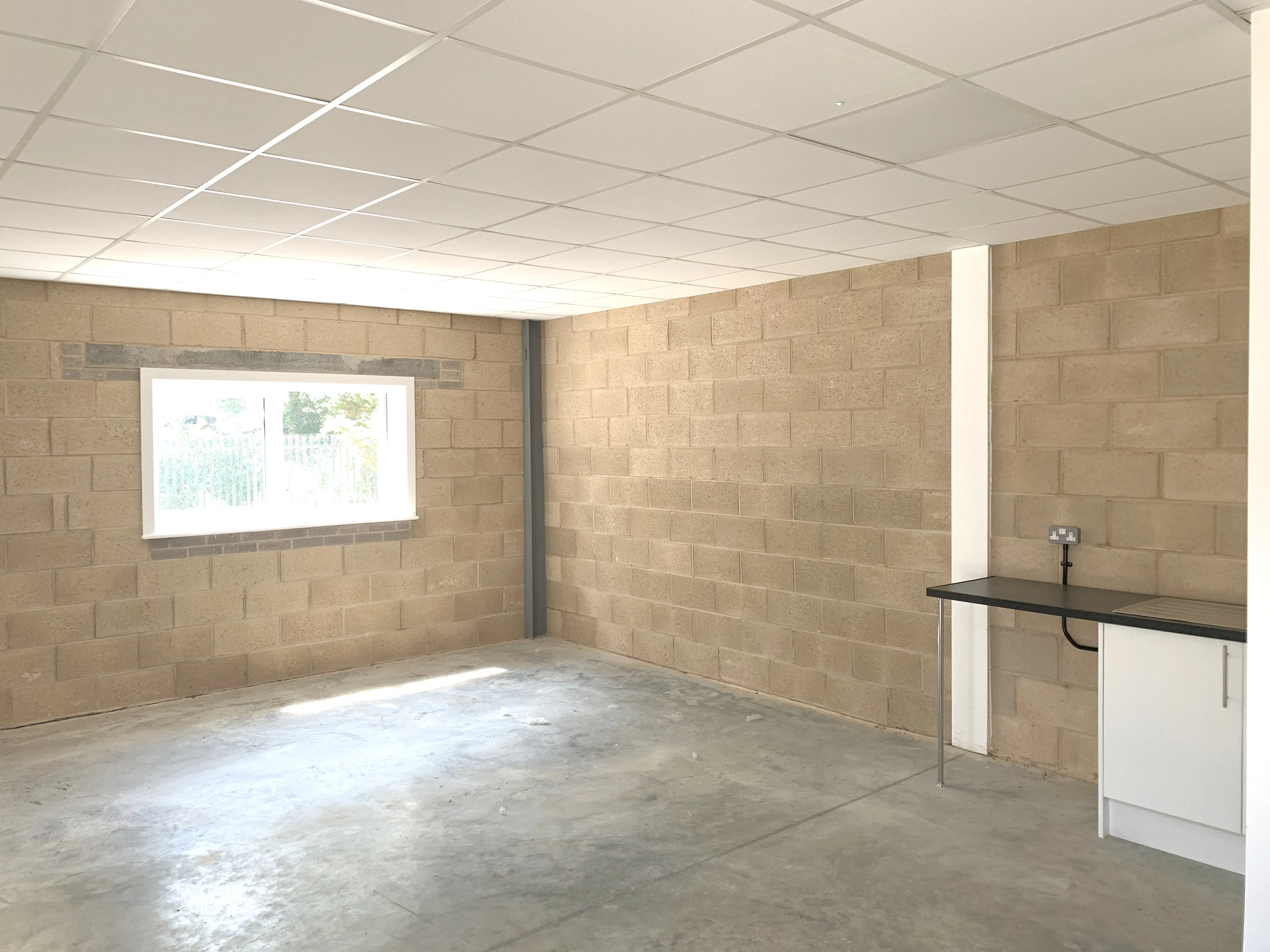 Unit 10 Worthing Business Park, Worthing, Industrial To Let - IMG_3642.JPG