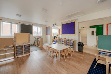Hackland House, Hayes, E (Commercial / Business / Service) For Sale - hackland hse-9577.jpg
