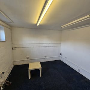 C& S Auto's Office, Station Road, Heathfield, Office To Let - 20251125_085351_resized.jpg