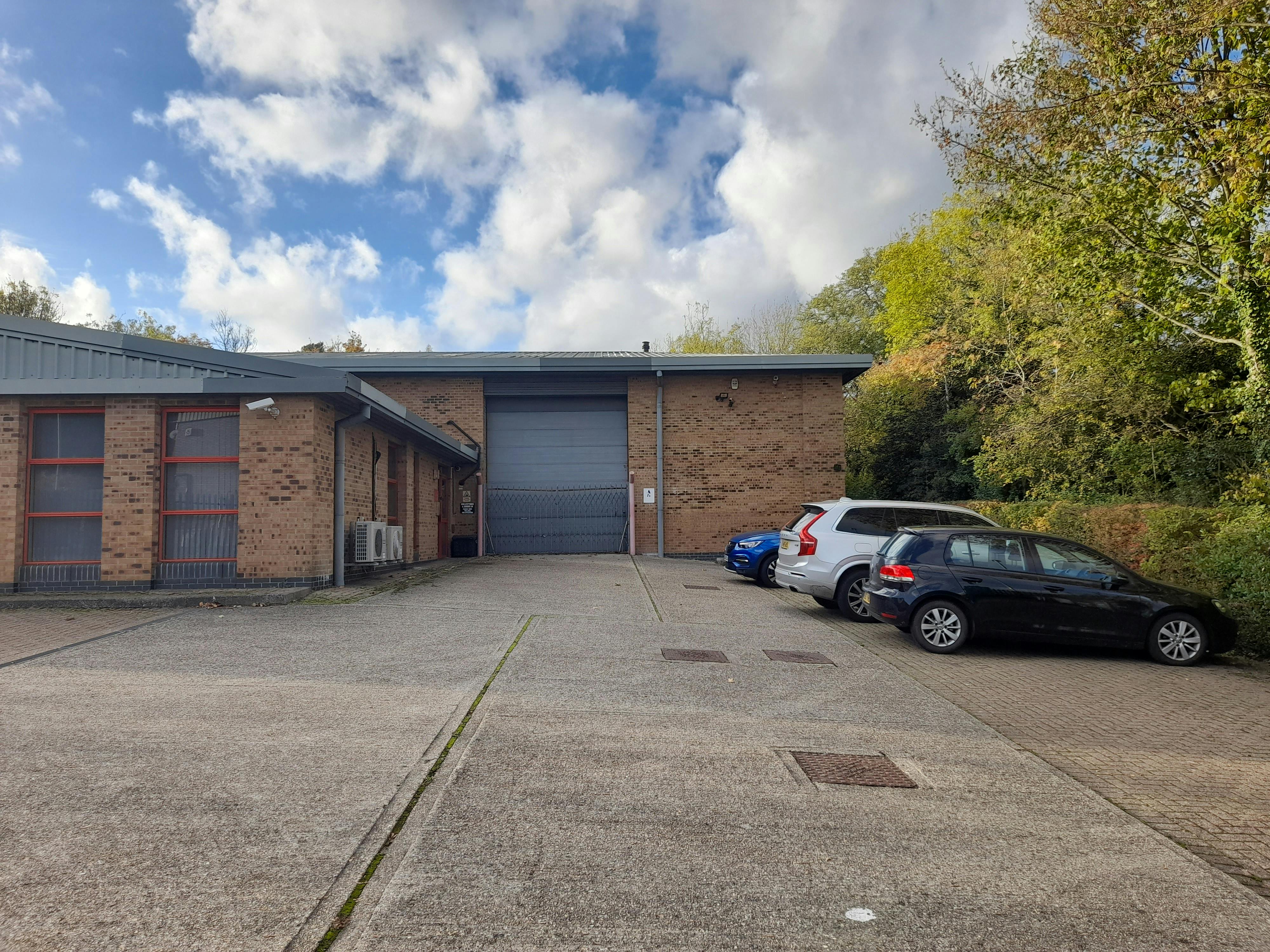 Unit 6 Rutherford Road, Basingstoke, Industrial / Warehouse To Let / For Sale - 20251028_151329.jpg