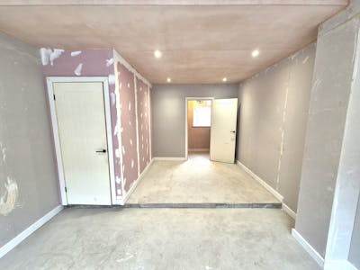 407 Hempshaw lane, Stockport, Retail To Let - 20250416_095625.jpg
