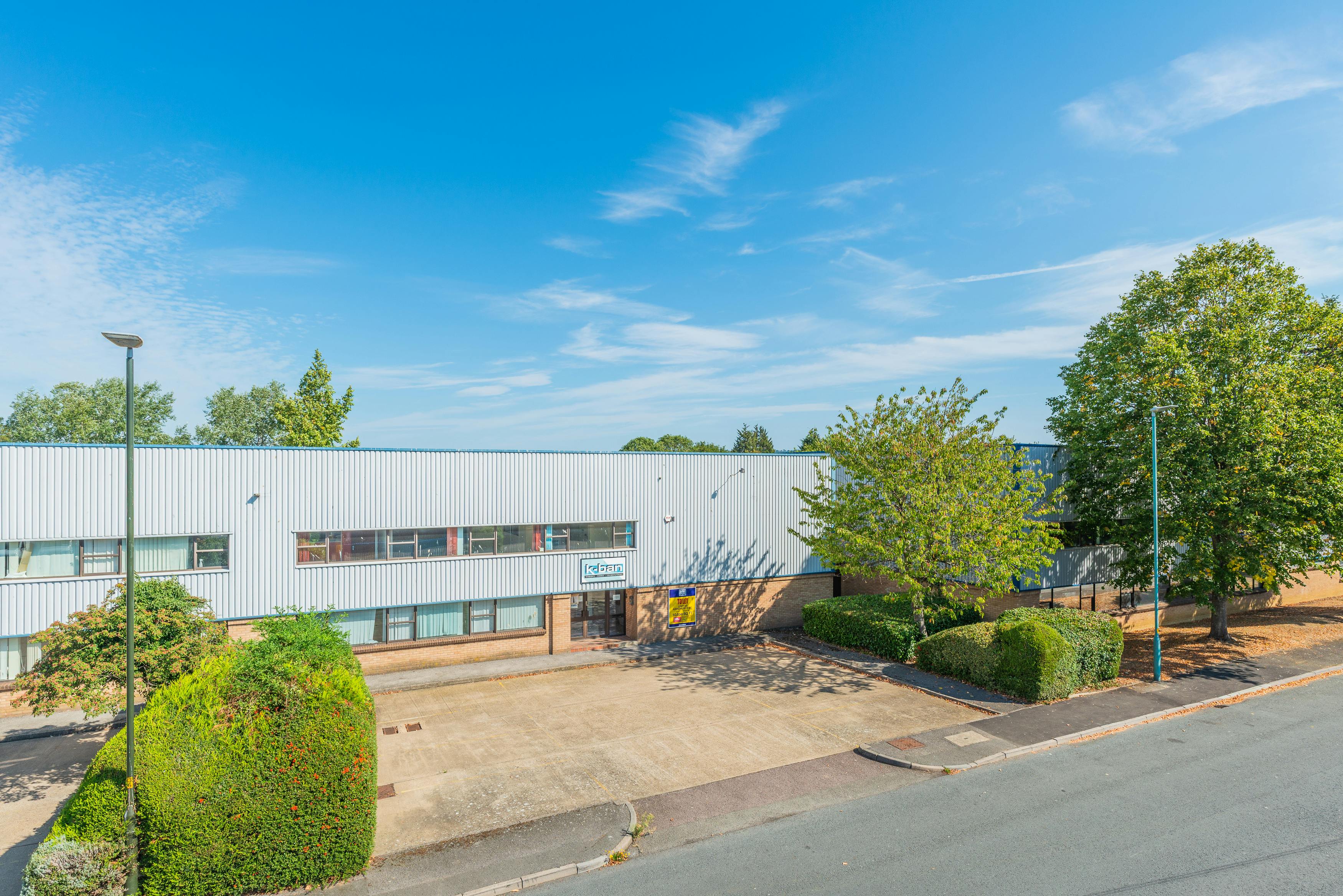 Industrial Unit in Tewkesbury - photo 2