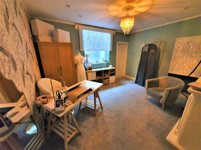 6 Kennerley Road, Stockport, Retail To Let - 20221020_124240 2.jpg