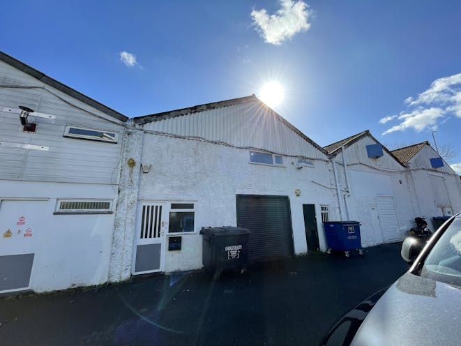 Unit 4 Bridge Works, Leatherhead, Warehouse & Industrial To Let - IMG_4913.jpg