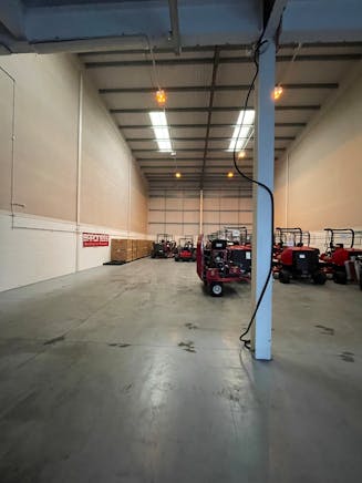 Unit 4 Hatch Industrial Park, Basingstoke, Industrial To Let - IMG_0175.jpeg