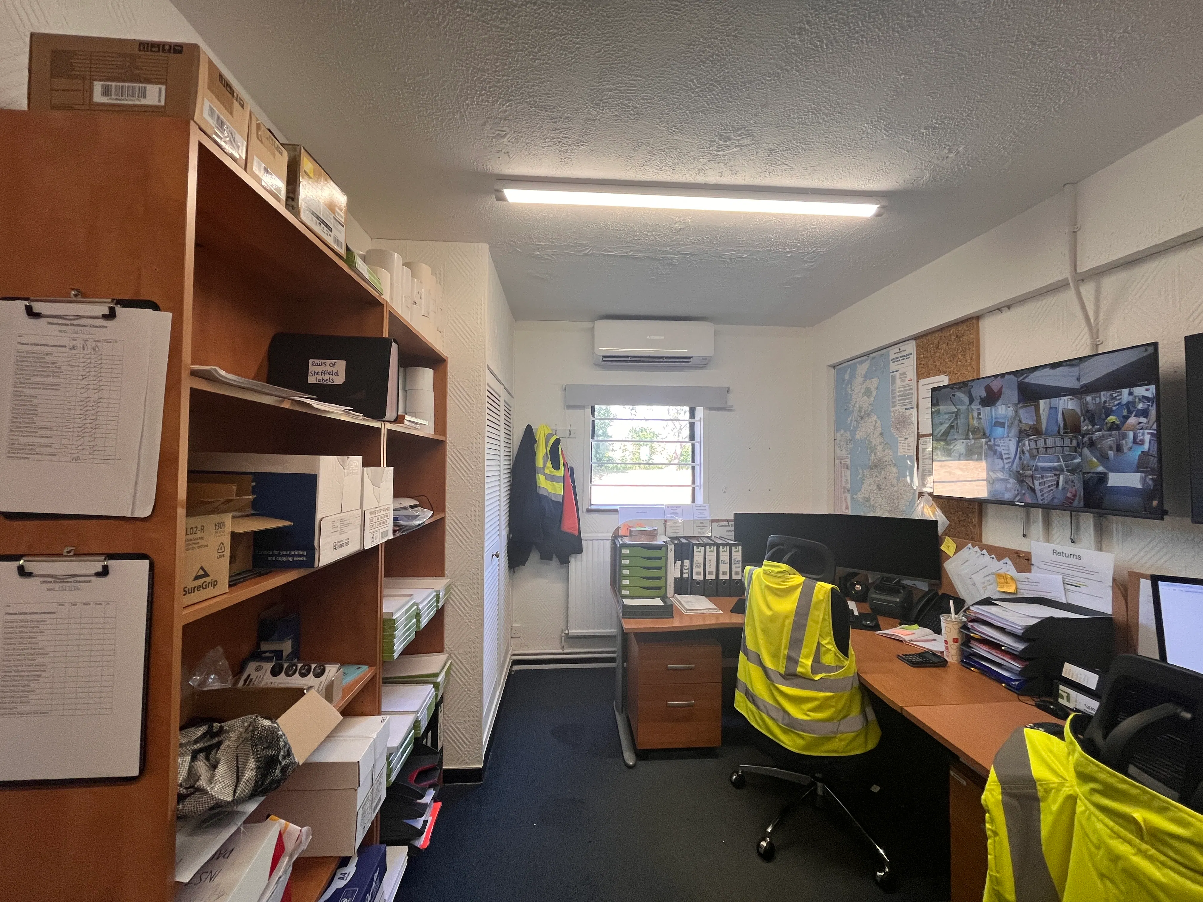 16-18 Rabans Close, Aylesbury, Industrial Lease Assignment - 20260716_095553487_iOS.jpg