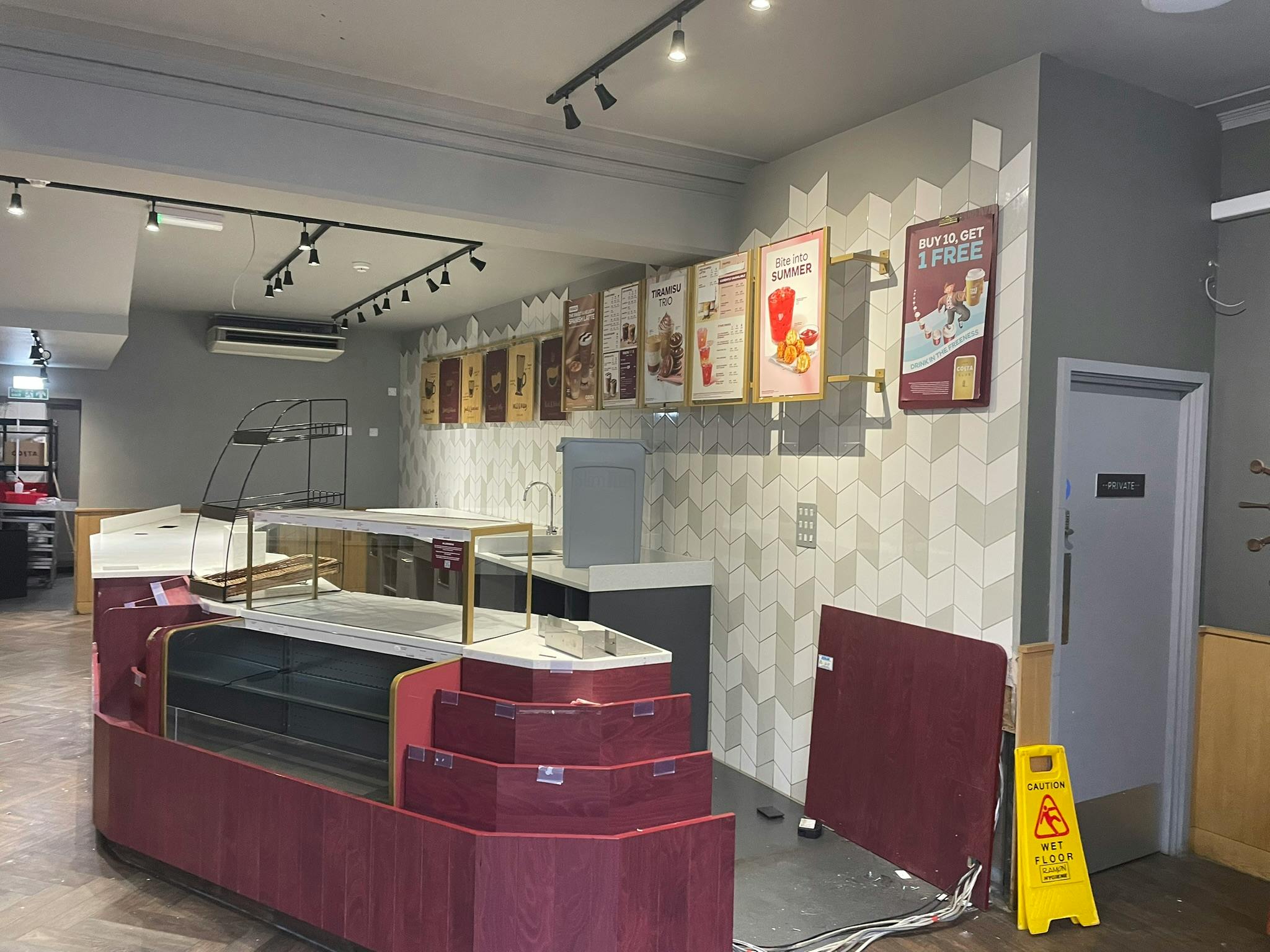 16 High Street, Battle, Retail To Let - IMG_4080.JPEG