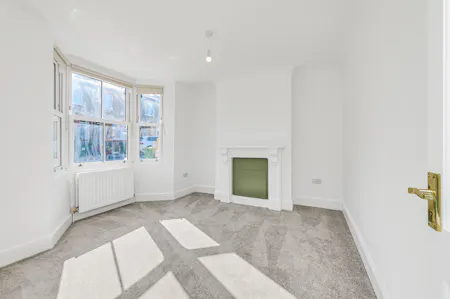 Tuskar Street, London, Terraced house To Let - Living Room