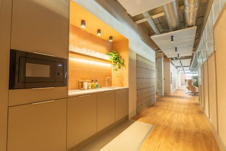 10, South Parade, Leeds, Serviced Office To Let - DSC01567-HDR (1).jpg