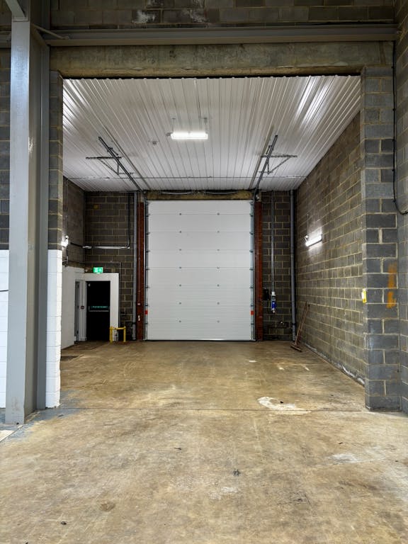 S2 Cherrycourt Way Leighton Buzzard Warehouse New Loading Door