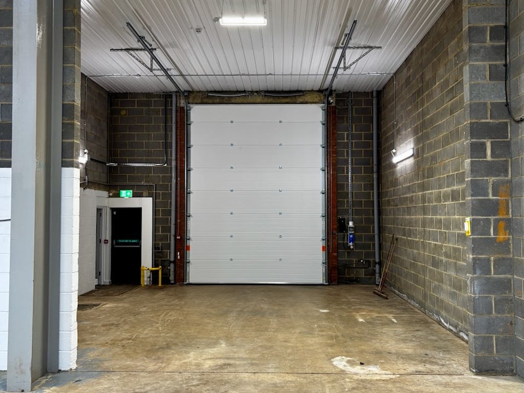 S2 Cherrycourt Way Leighton Buzzard Warehouse New Loading Door
