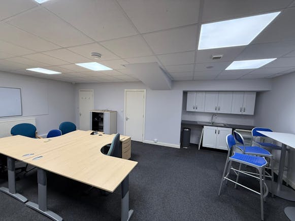 2 Parkside Centre, Southend-on-Sea, Industrial To Let - IMG20251014WA0003.jpg