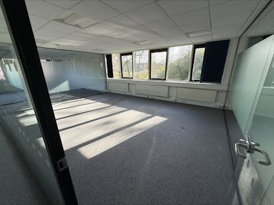 3Abloy House, Watford, Industrial / Trade Counter / Warehouse To Let - processed-FC72612B-3FAE-4530-8661-E307D51EA38E.jpeg