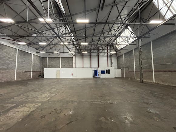 Unit 15, 29 Gordon Avenue, Glasgow, Industrial To Let - PHOTO-2026-04-12-17-30-36.jpg