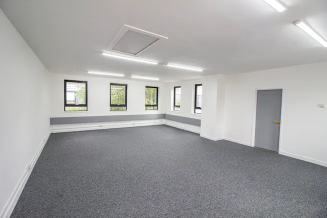 Unit 1 Brentford Business Centre, Brentford, Industrial / Warehouse / Office / Industrial / Warehouse To Let - 5.jpg