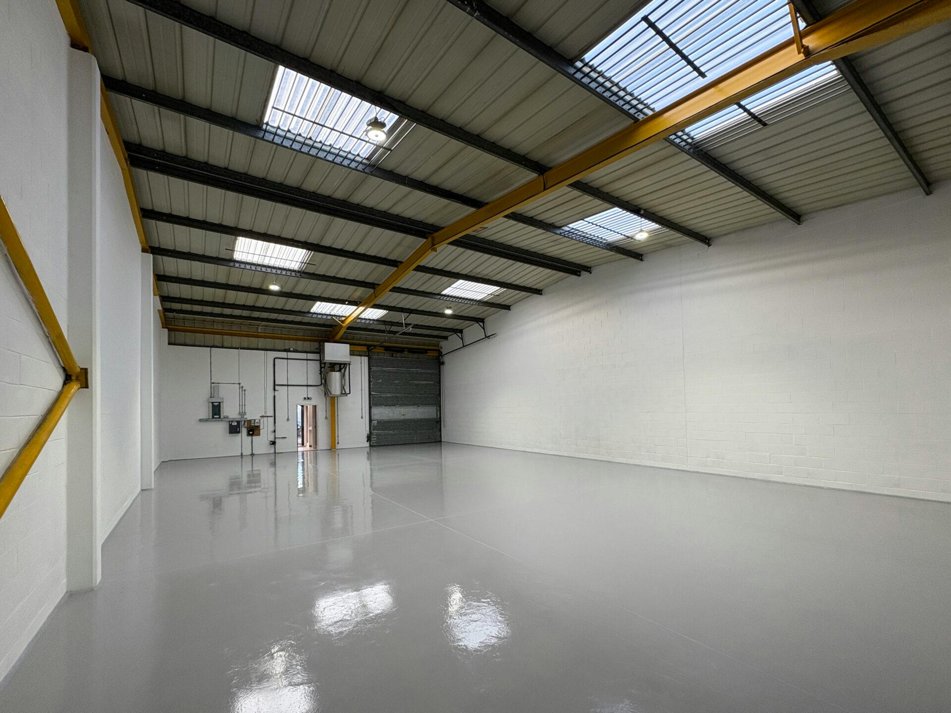 Industrial Unit in Edmonton - photo 2