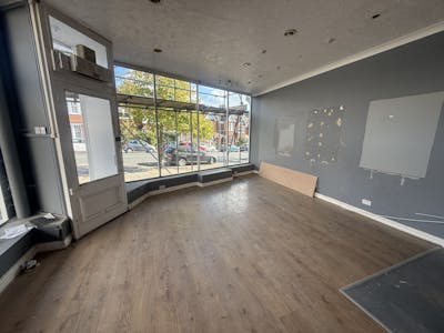 17 Kings Parade, Brighton, Retail To Let - IMG_7124.jpg