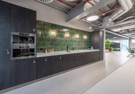 L20 & L21 Hylo, 105 Bunhill Row, London, Office Lease Assignment - 6 Hylo kitchen.jpg