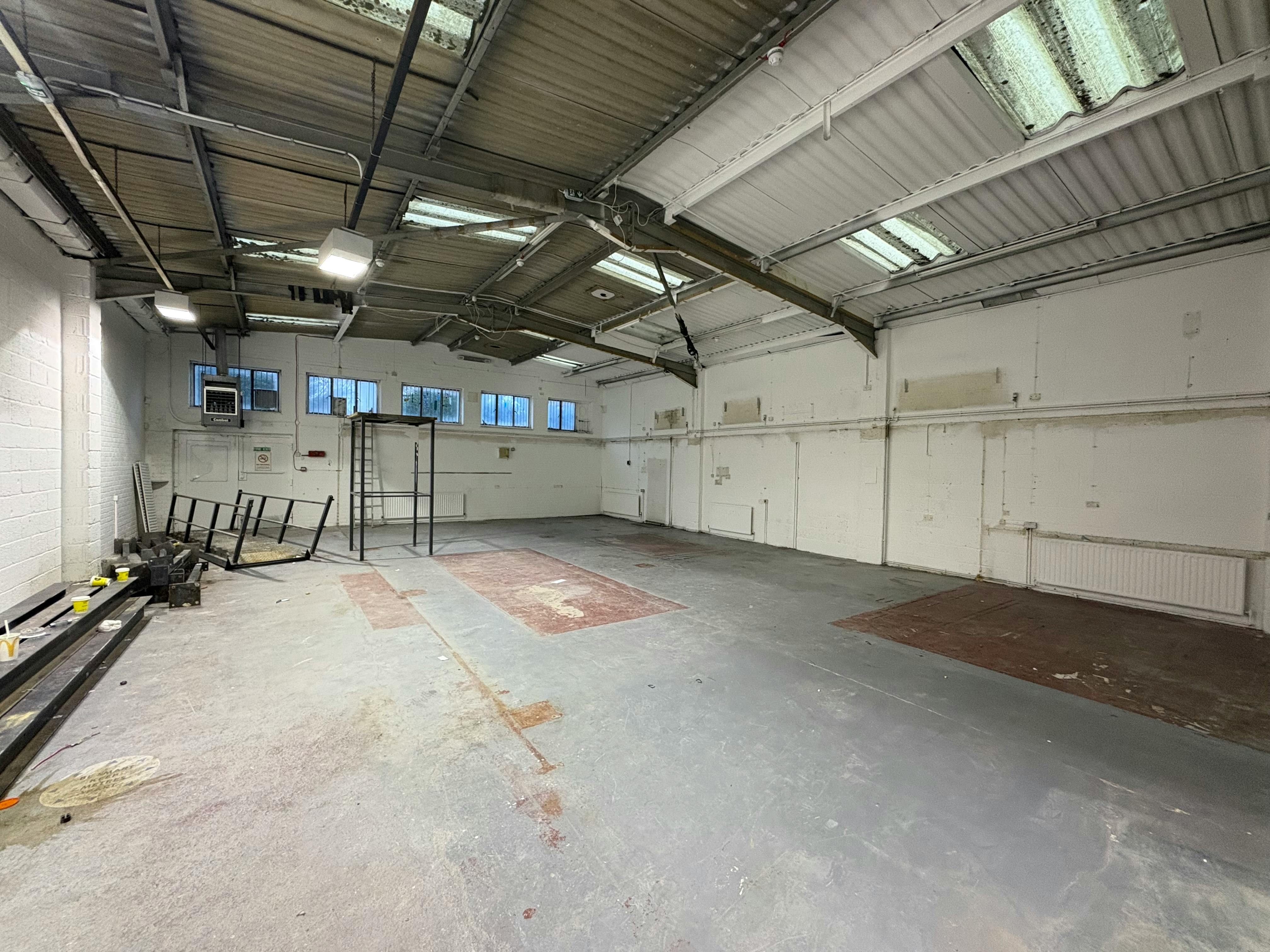 Industrial Unit in Southampton - photo 3