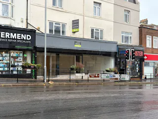 40-41 Queens Road, Hastings, Retail To Let - IMG_0861.JPEG