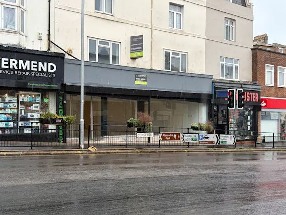 40-41 Queens Road, Hastings, Retail To Let - IMG_0861.JPEG