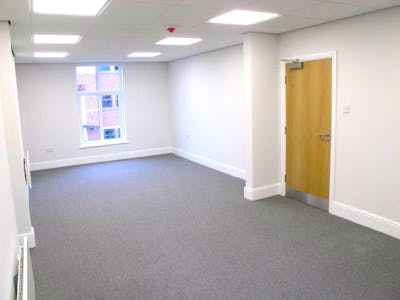 Head Office, Stockport, Office To Let - IMG_8795.jpg