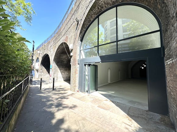 Arches 19-21 Goswell Hill, Windsor, Leisure / Offices / Retail To Let - IMG_1506.JPEG