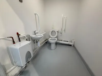 Unit 7 Downley Point, Havant, Industrial / Warehouse To Let - WC.jpeg