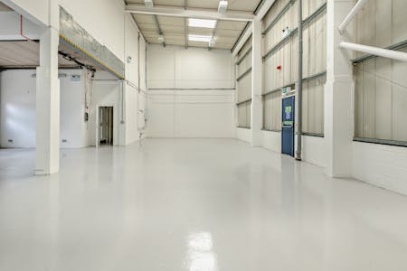 Unit 3, Abbeymead Industrial Park, Waltham Abbey, Industrial/Logistics To Let - 8668202-interior03-v2-800.jpg
